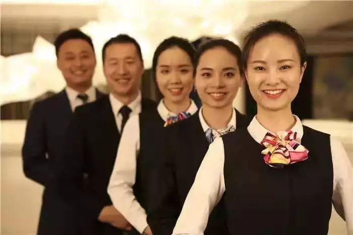 荣耀再绽，品质见证 华宇第一太平戴维斯物业荣膺“全国金牌物业奖”